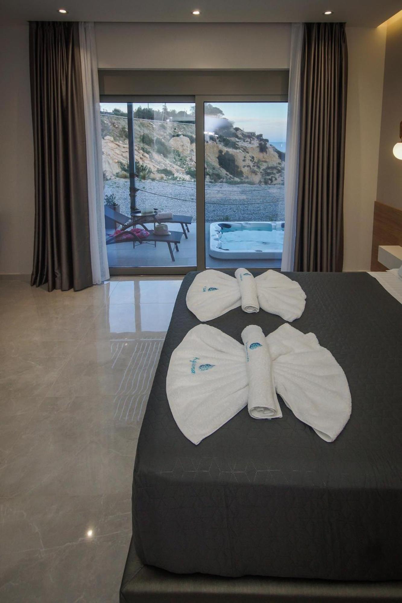 Aquamarine Luxury Suites Archangelos  Exterior photo