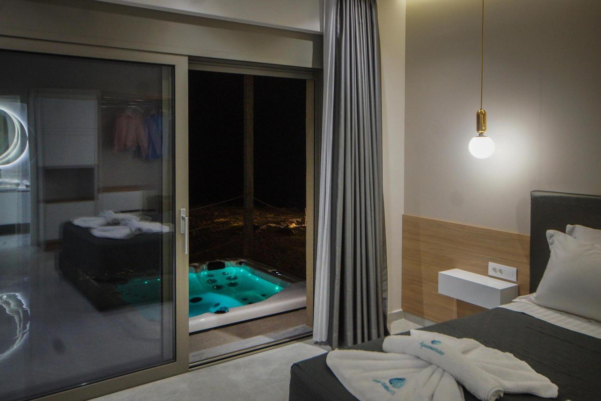 Aquamarine Luxury Suites Archangelos  Exterior photo